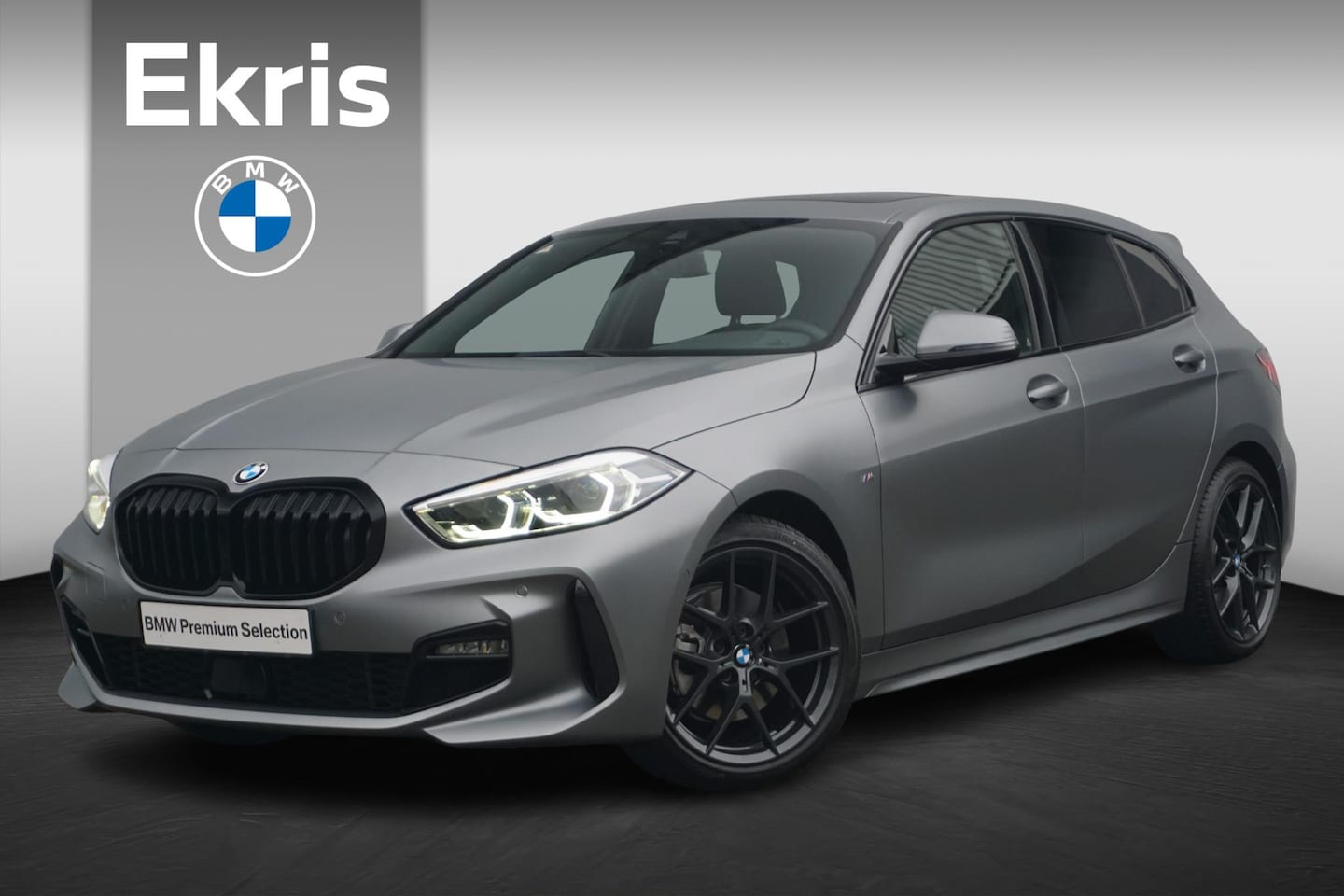 BMW 1-serie - 5-deurs 118i M sportpakket 18'' / Panoramadak / Comfort Acces / Stuurwiel verwarmd / Trekh - AutoWereld.nl