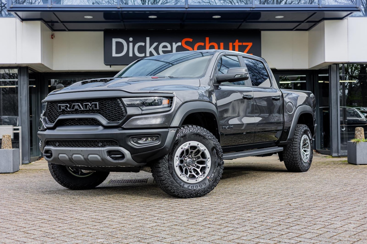 Dodge Ram 1500 - 6.2 V8 4x4 Crew Cab TRX full options! - AutoWereld.nl