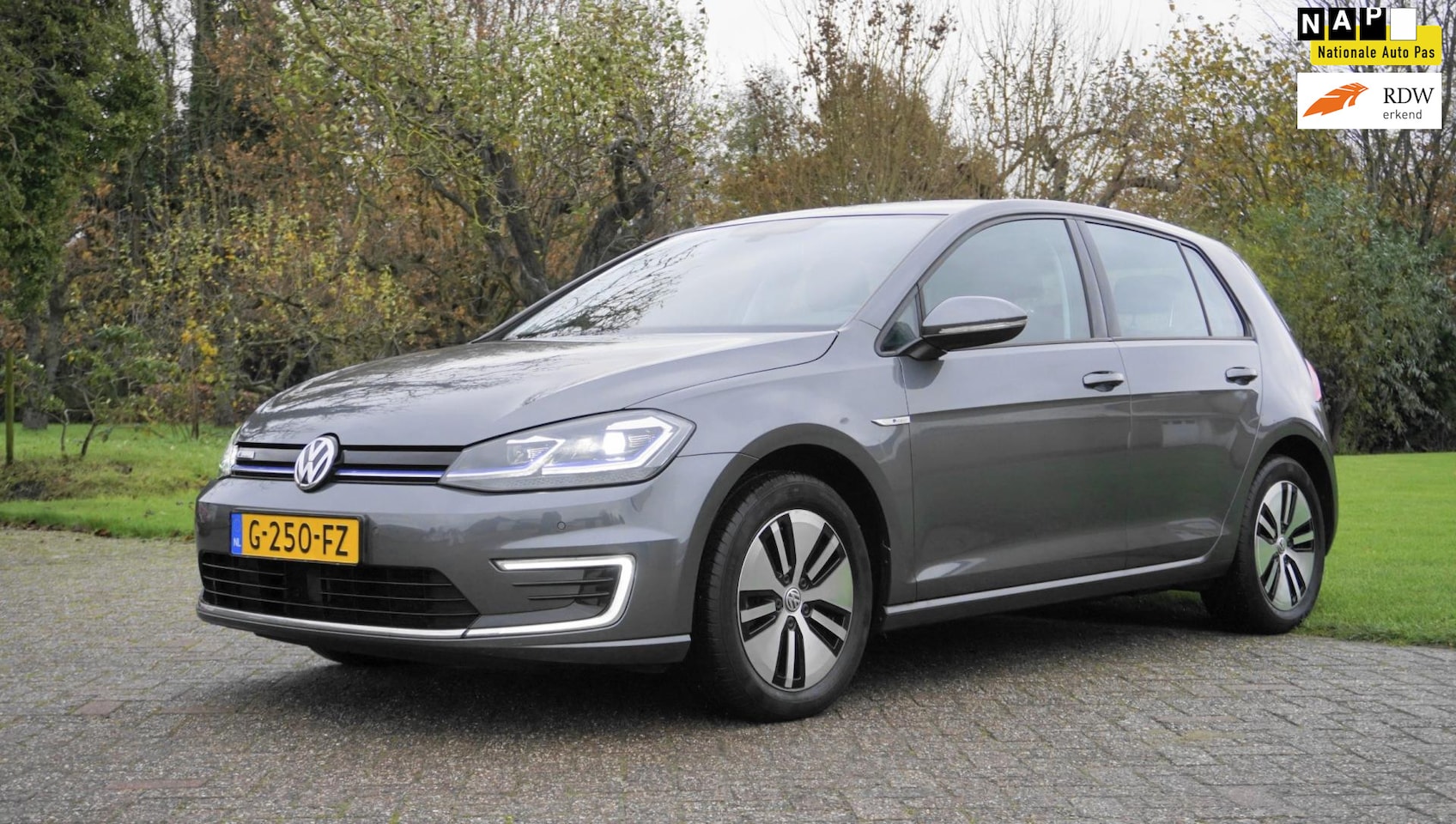 Volkswagen e-Golf - E-Golf Warmtepomp ECC navigatie min 2000 euro subsidie - AutoWereld.nl