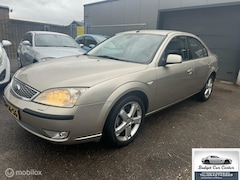 Ford Mondeo - 1.8-16V Ambiente