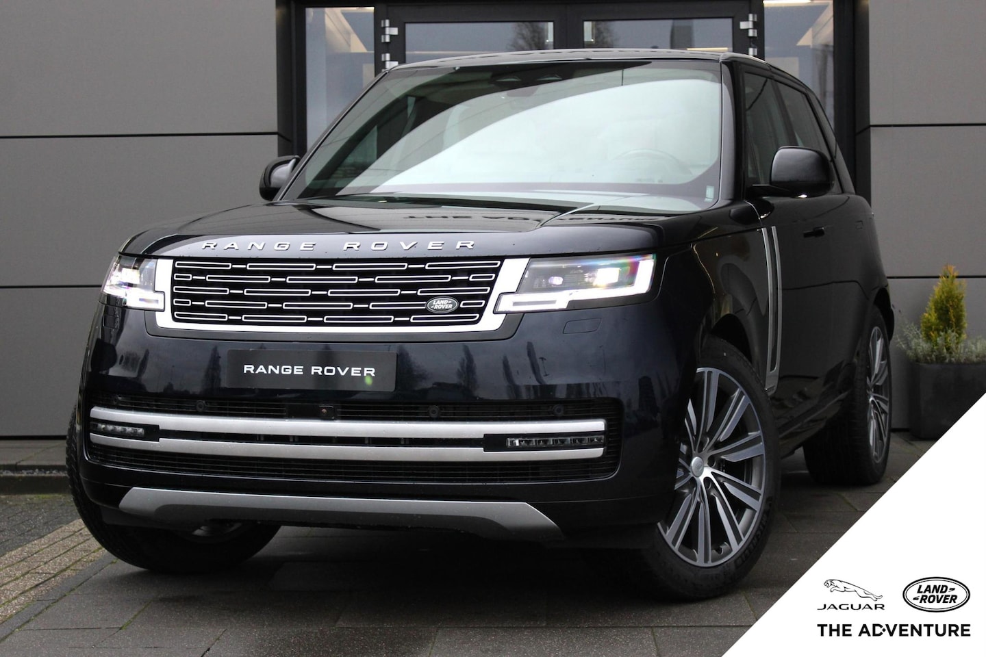 Land Rover Range Rover - P460e Autobiography PHEV | Constellation Blue - AutoWereld.nl