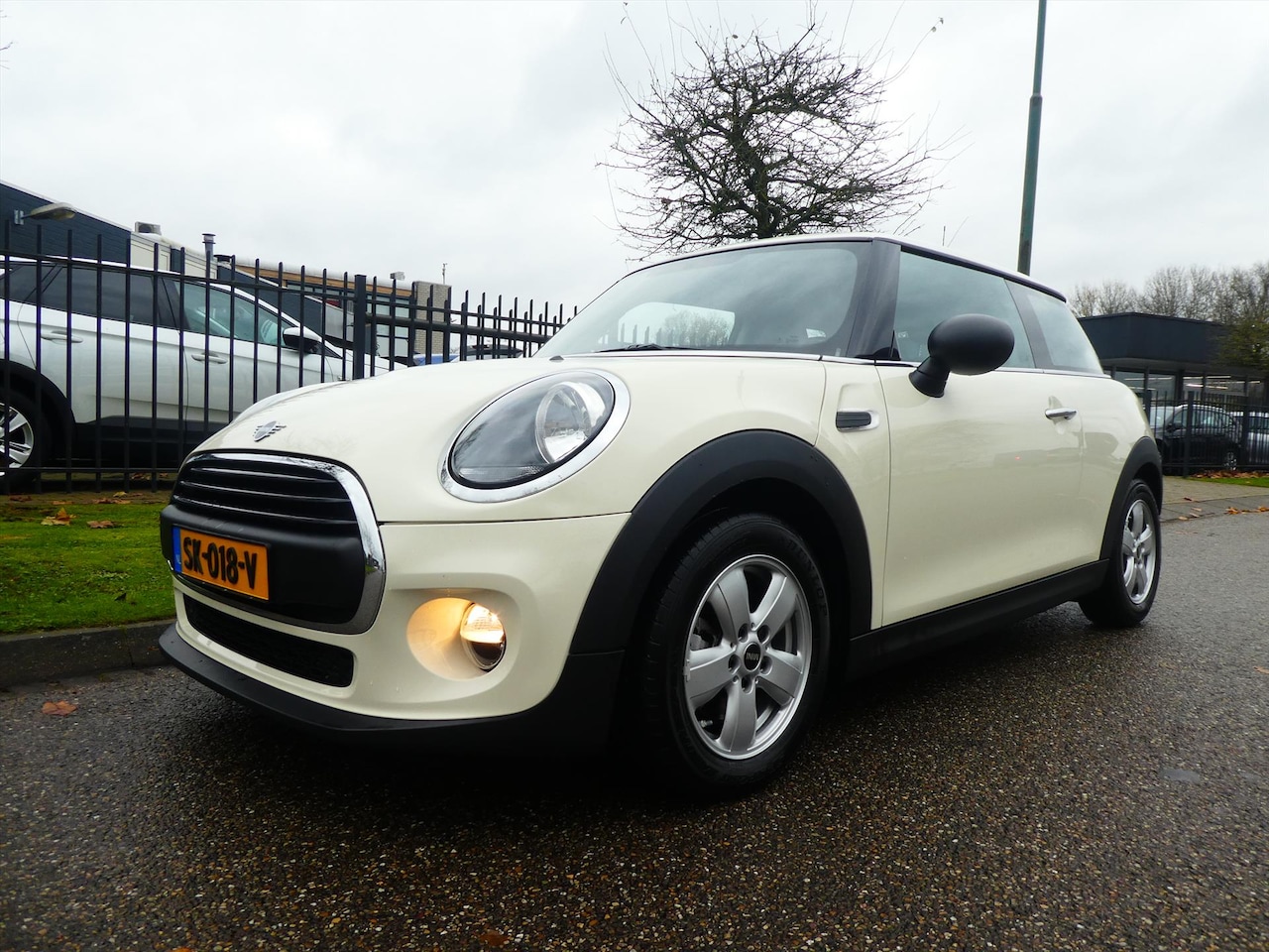 MINI One - Mini 3-Deurs (f56) 1.5 102pk Multi Media Navigatie AIRCO NL-Auto - AutoWereld.nl