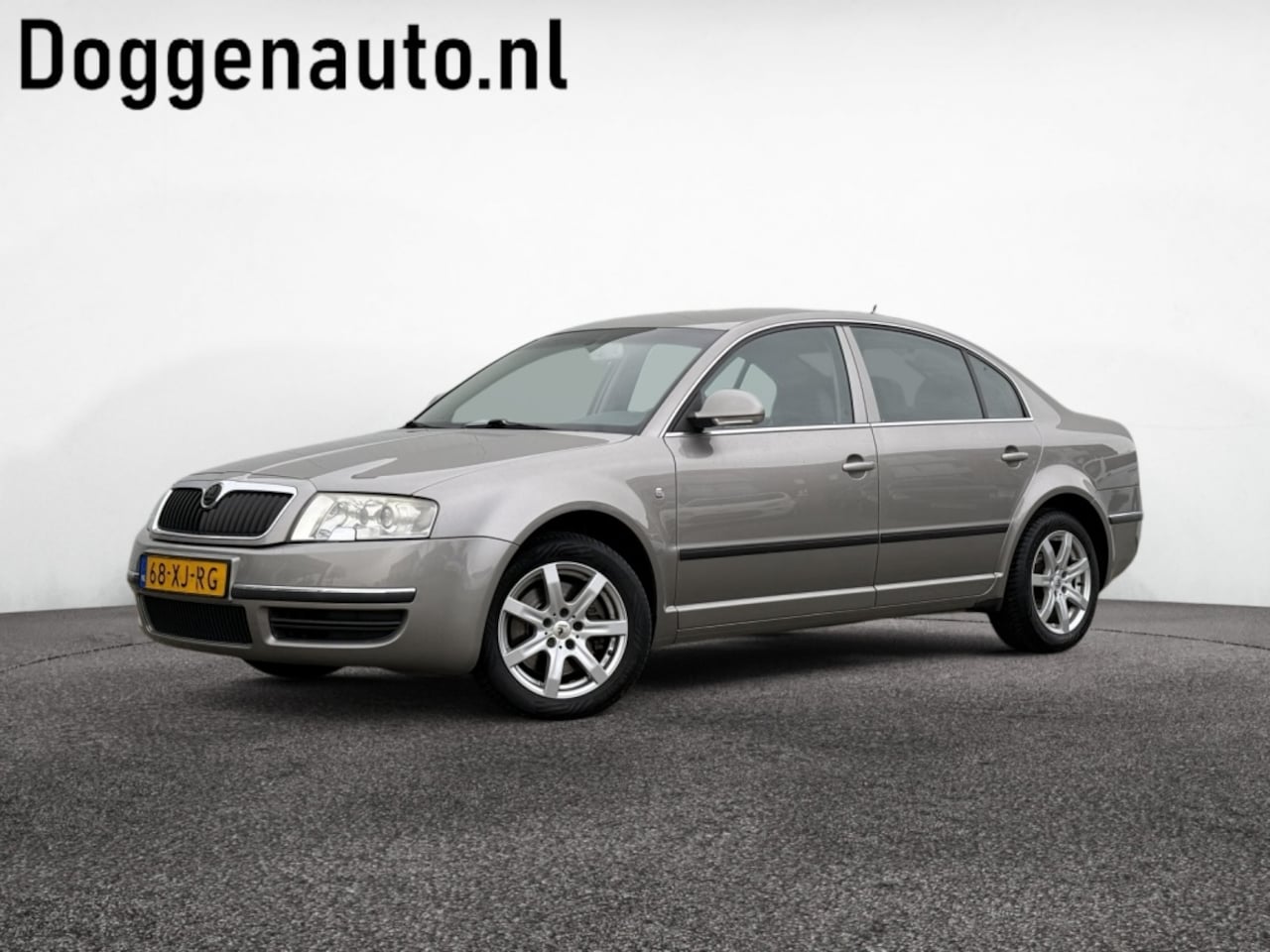 Skoda Superb - 2.8 V6 Comfort 2.8 V6 Comfort - AutoWereld.nl