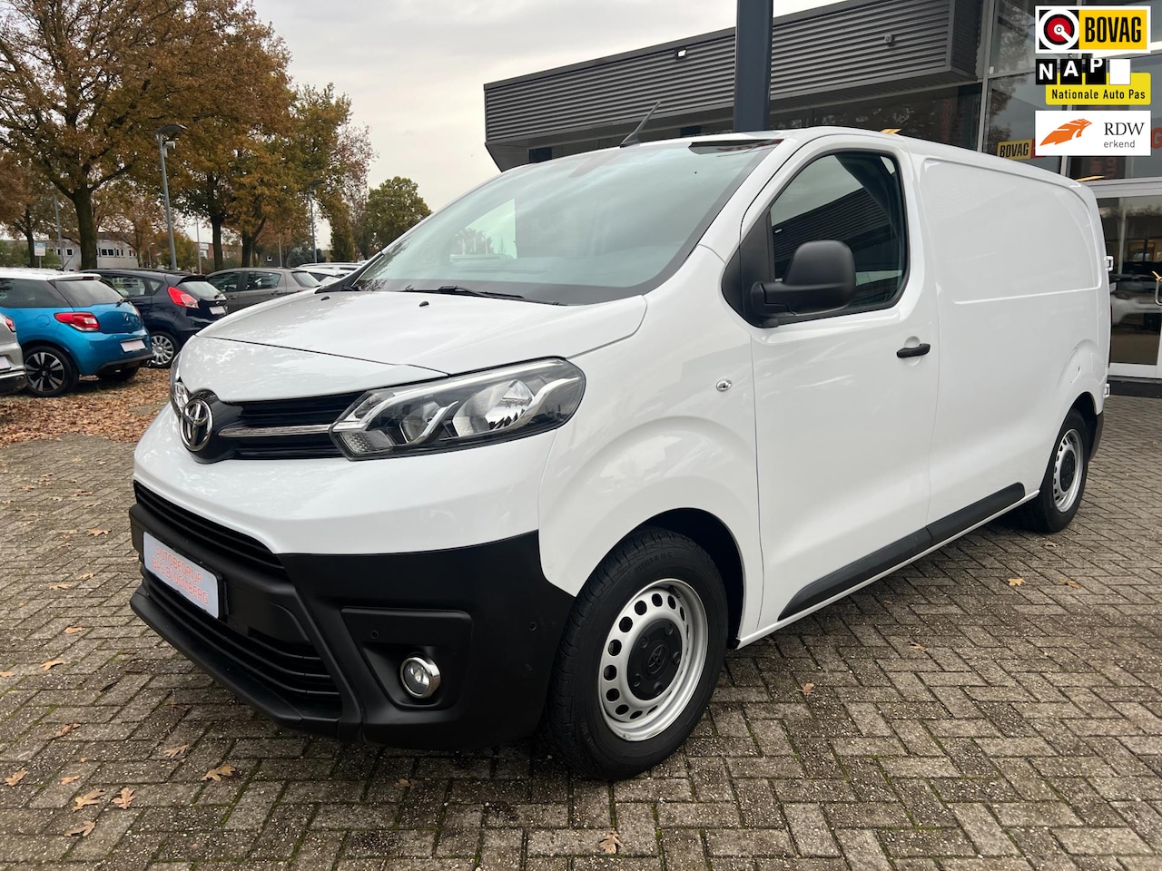 Toyota PROACE Long Worker - 1.5 D-4D Live Navi, Camera, trekhaak, etc. - AutoWereld.nl