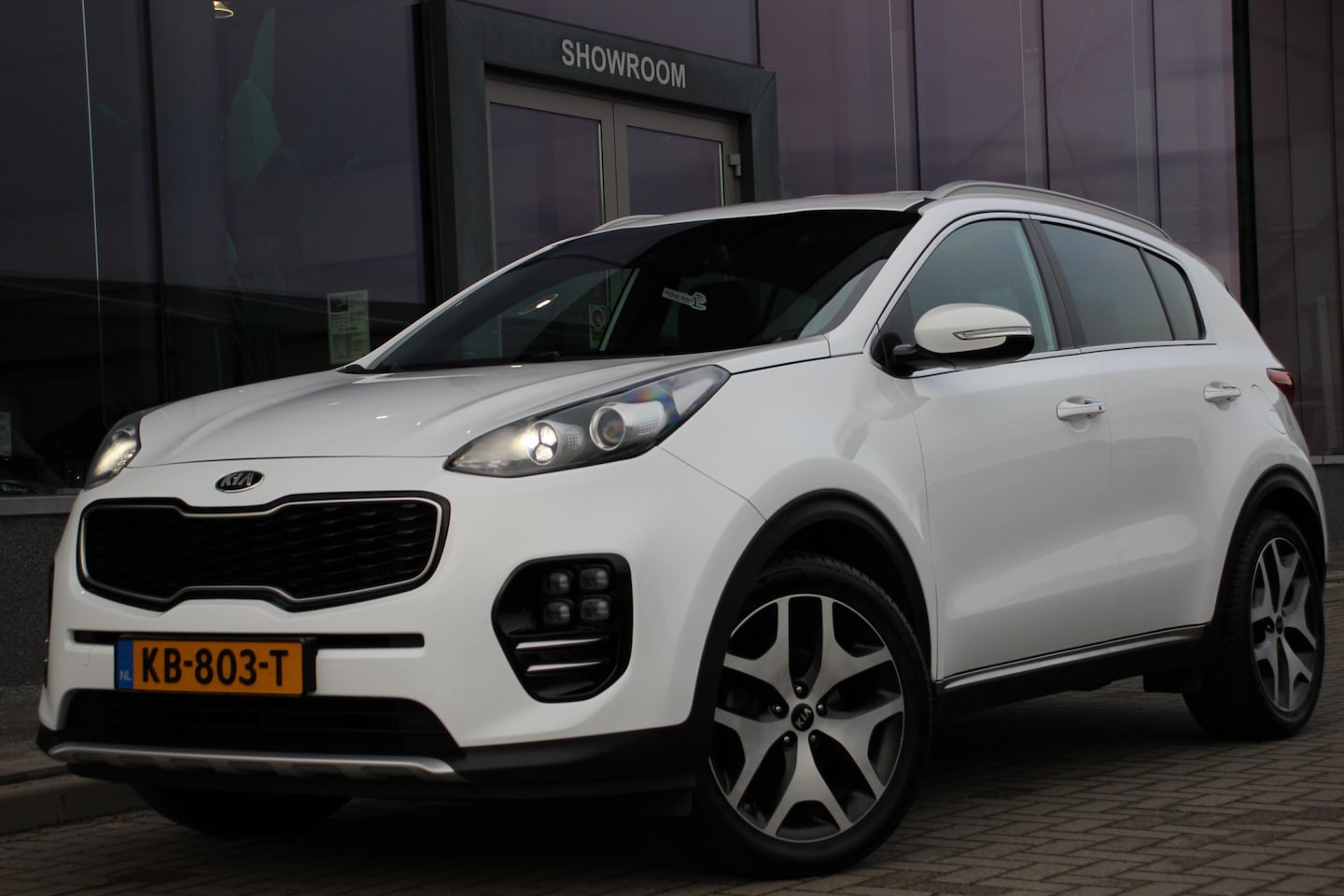 Kia Sportage - 1.6 T-GDI GT-Line First Edition | Leder | Camera | Trekhaak | 177PK Black Friday Deals! - AutoWereld.nl