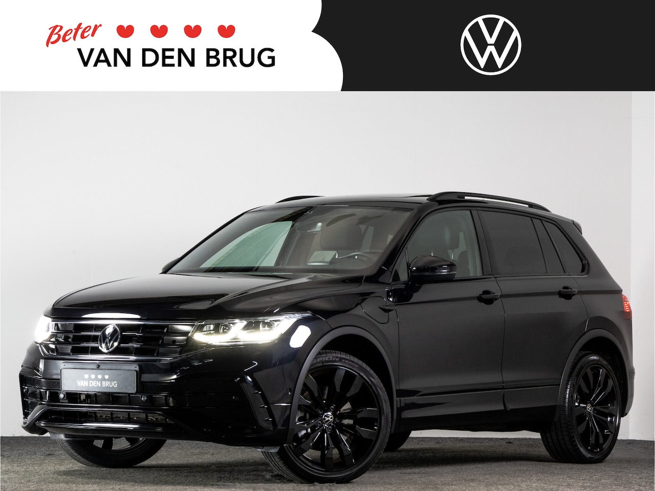 Volkswagen Tiguan - R-Line 1.4 TSI 245 PK eHybrid | LED Matrix IQ | Panoramadak | Black Style | 360 Camera | L - AutoWereld.nl