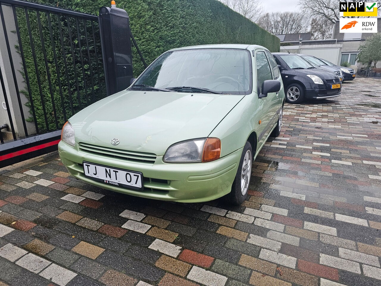 Toyota Starlet - 1.3-16V Black 1998 Lm velgen stuurbekr. - AutoWereld.nl