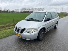 Chrysler Grand Voyager - 3.3i V6 SE Luxe AIRCO / 7 PERSOONS / NAP !