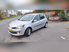 Renault Clio - 1.2-16V Expression 5 deurs airco nieuwe distributieriem