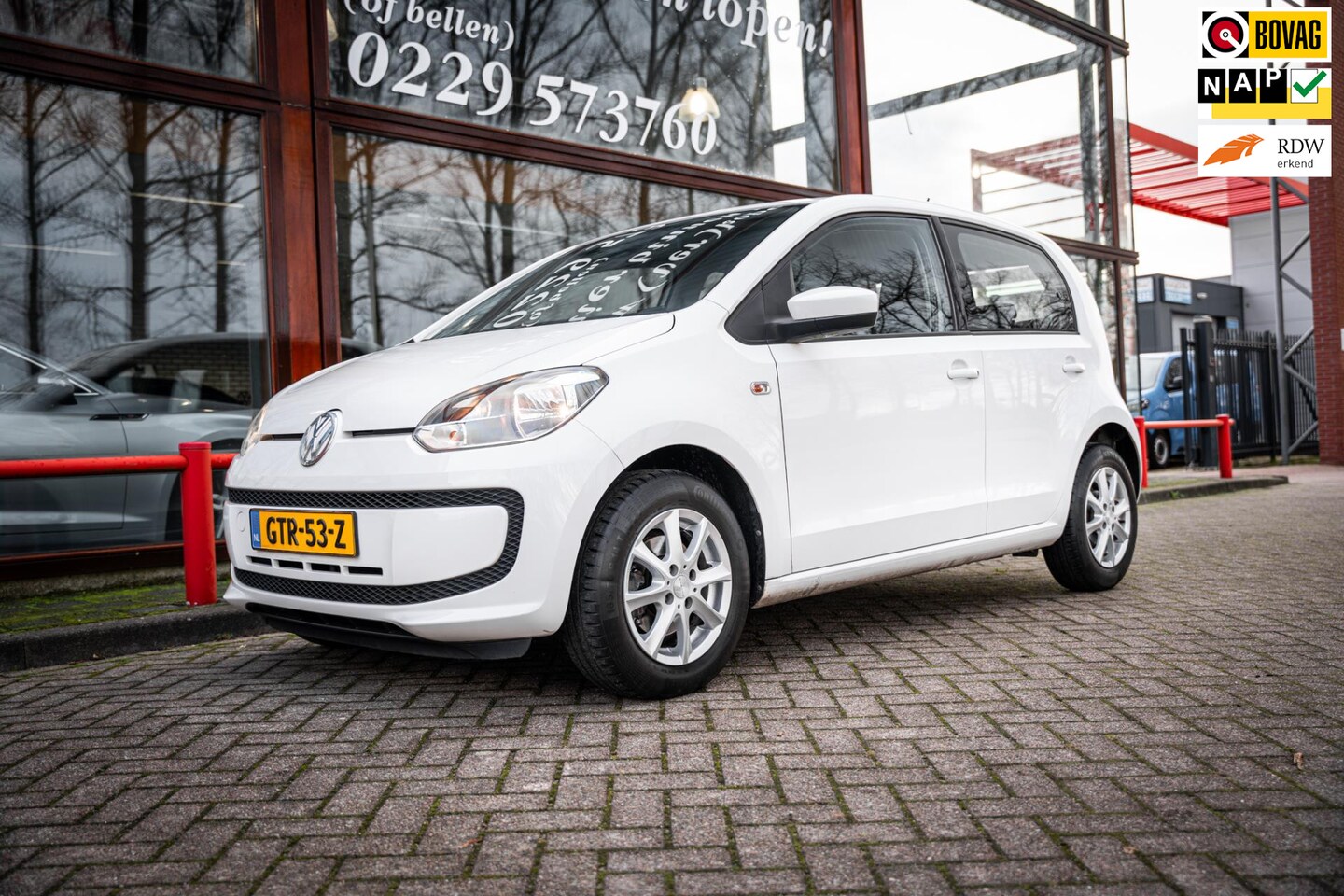 Volkswagen Up! - 1.0 move up! 5 deurs BlueMotion | Airco | Electrische ramen | Navigatie | Bluetooth telefo - AutoWereld.nl