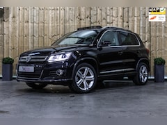 Volkswagen Tiguan - 1.4 TSI R-line 160Pk *Pano*Trekhaak*Xenon*PDC*Cruise control