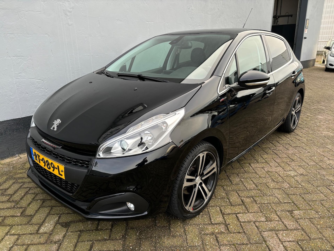 Peugeot 208 - 1.2 PureTech GT-line - Achteruitrijcamera - CarPlay - AutoWereld.nl