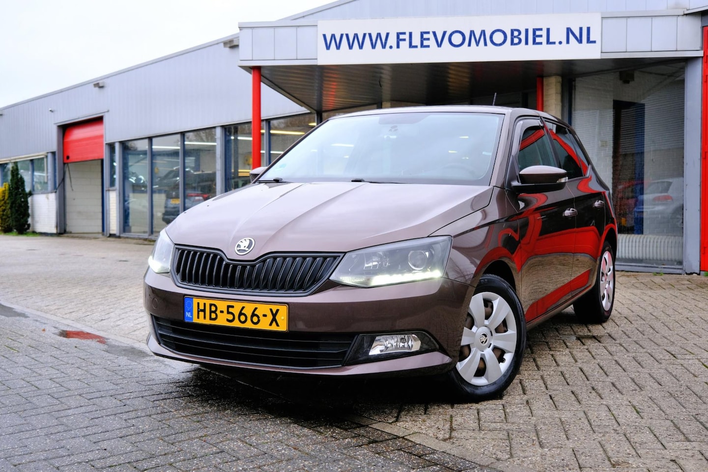 Skoda Fabia - 1.0 Sprint 5-drs Airco|LED dagrij - AutoWereld.nl