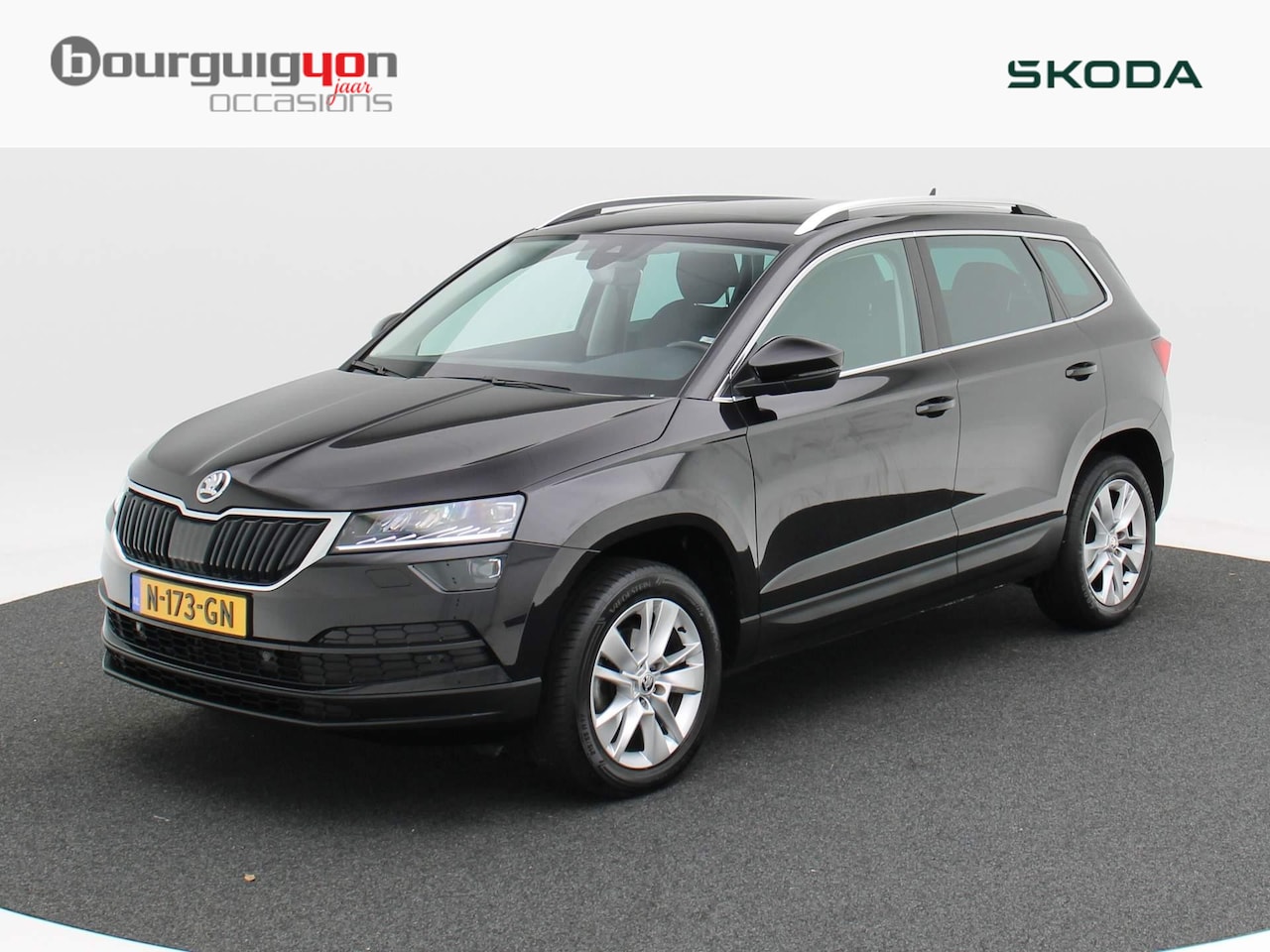 Skoda Karoq - 1.5 TSi 150 Pk Automaat Style | Full LED | Panoramadak | Trekhaak | Privacy Glass | Elek. - AutoWereld.nl