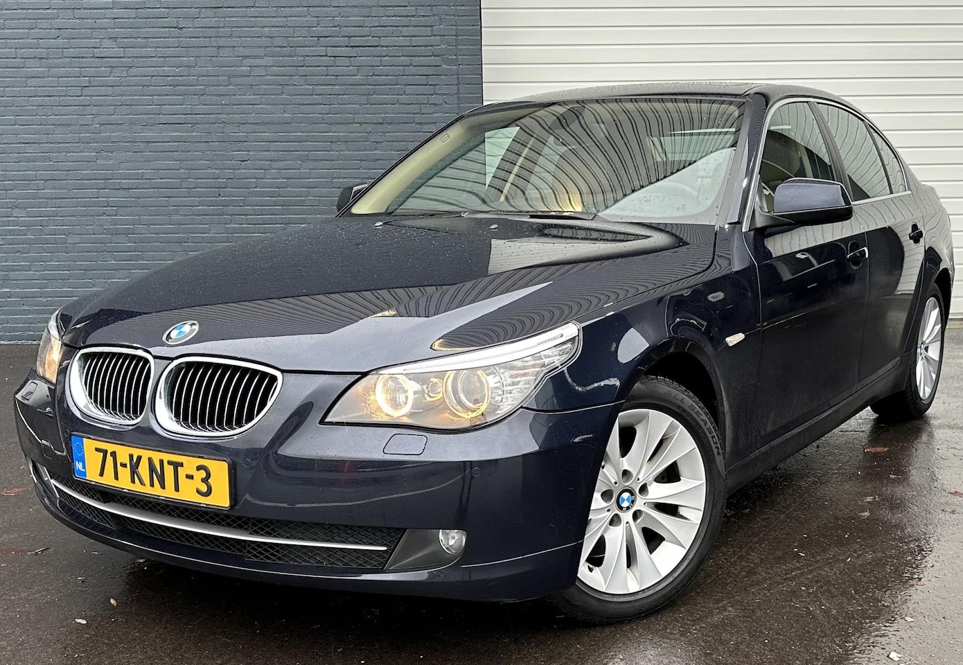 BMW 5-serie - 530i Business Line 6CIL/VOLLEDER/MEMORY/NAVI/YOUNGTIMER - AutoWereld.nl