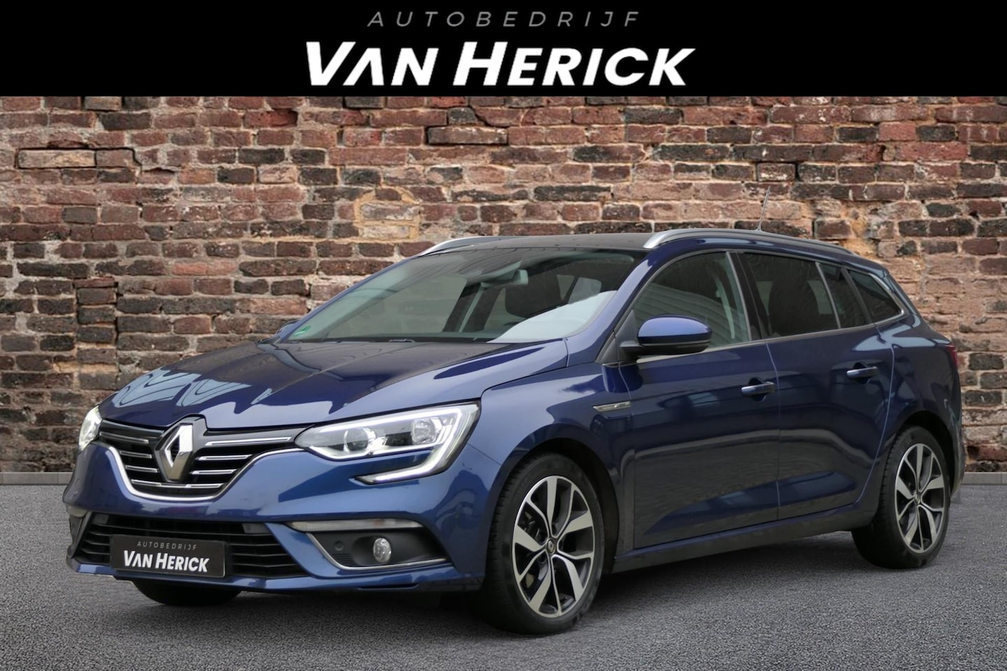 Renault Mégane Estate - 1.3 TCe 160PK Bose | Schuif/kanteldak | Navigatie | Camera | Clima - AutoWereld.nl