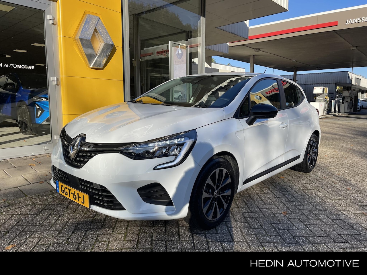 Renault Clio - TCe 90PK GPF equilibre AUTOMAAT | STOELVERWARMING | NAVIGATIE | 16INCH LICHTMETAAL | - AutoWereld.nl