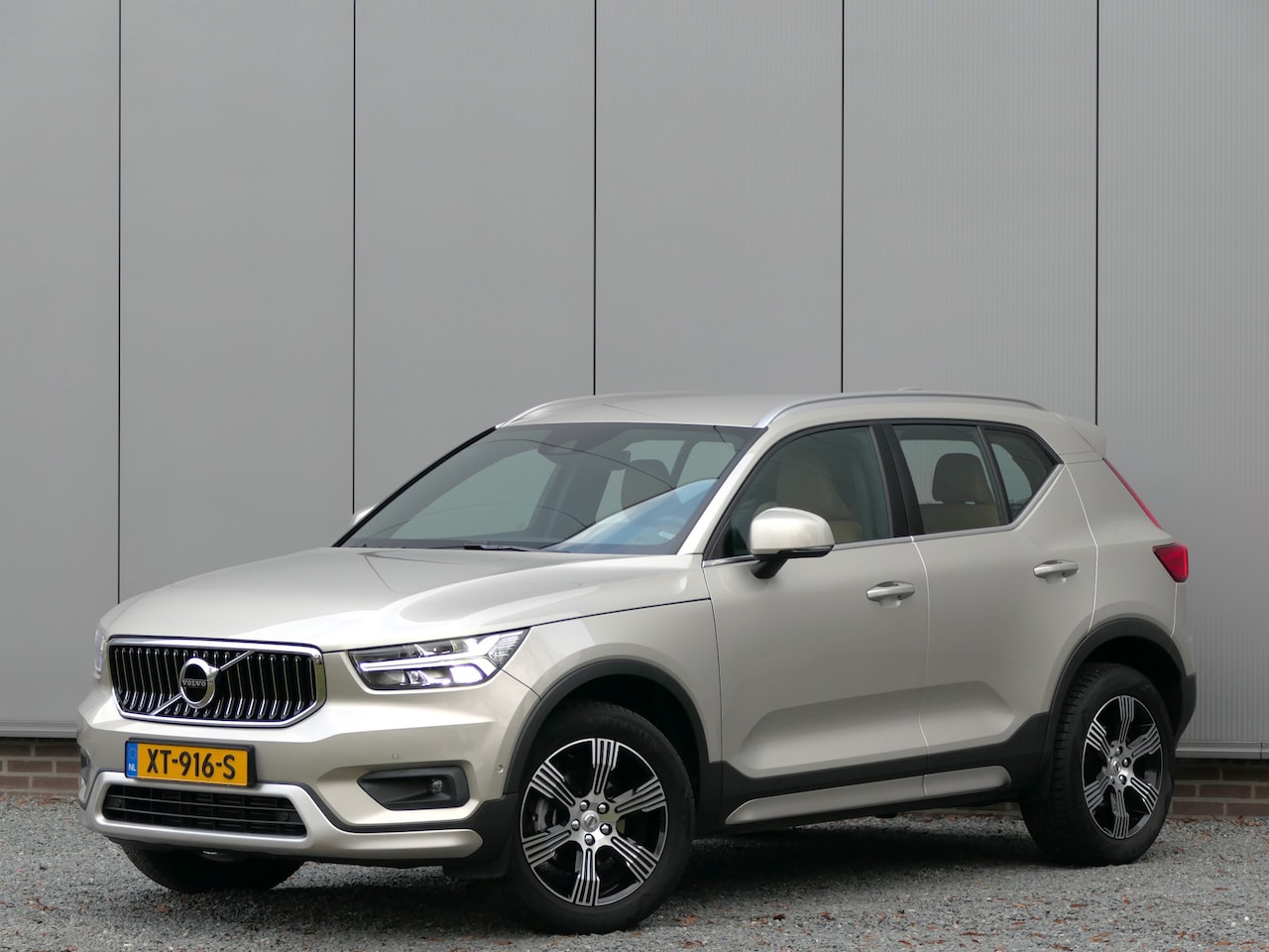 Volvo XC40 - 1.5 T3 Inscription 12 MND Garantie Navi / Park Assist Camera / Exterior Styling Pack - AutoWereld.nl