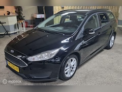 Ford Focus Wagon - 1.0 Trend Edition Navigatie, PDC, Sp Velgen