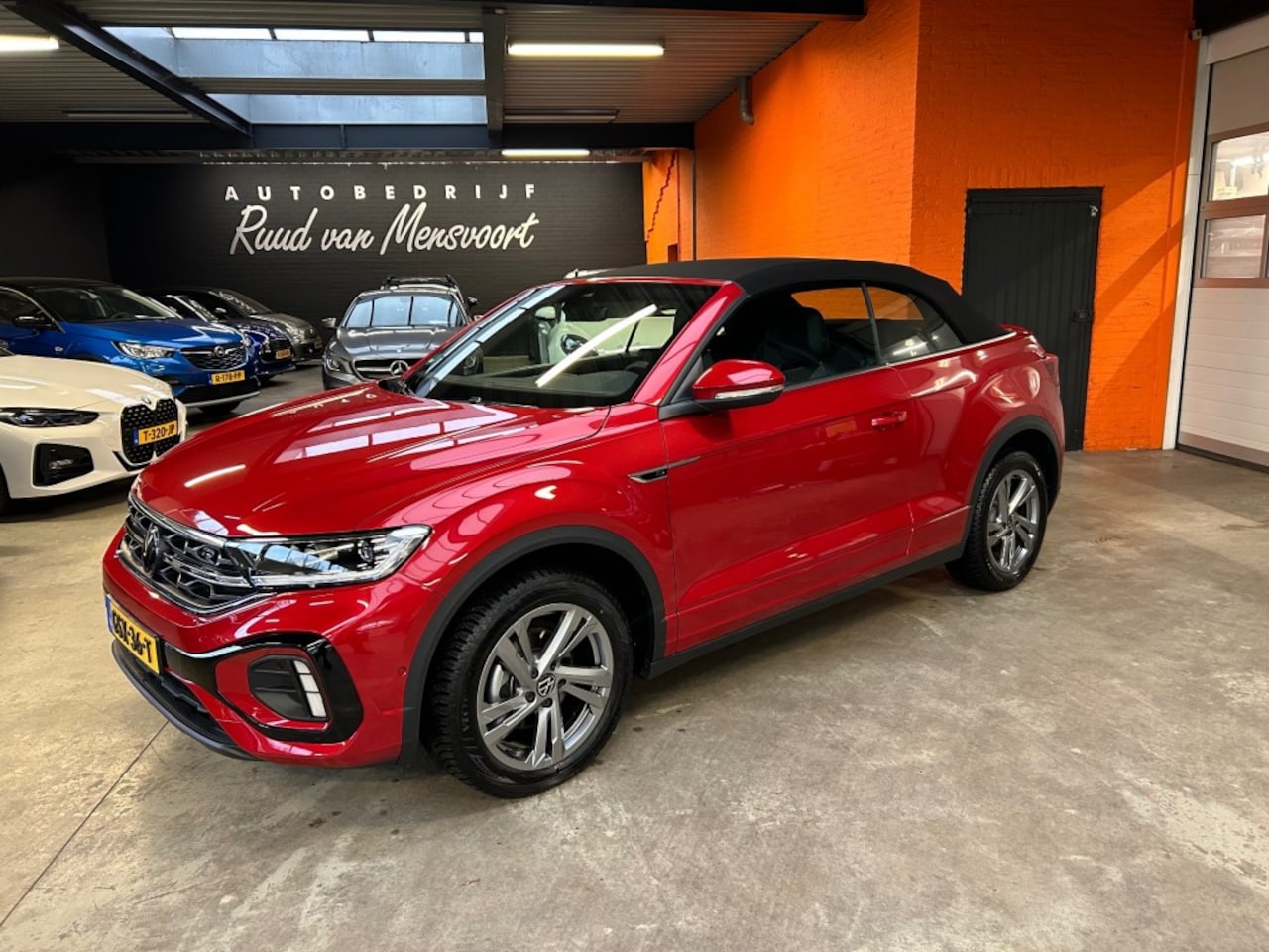 Volkswagen T-Roc - 1.5 TSI R-LINE / Navi / Trekhaak / Carplay - AutoWereld.nl