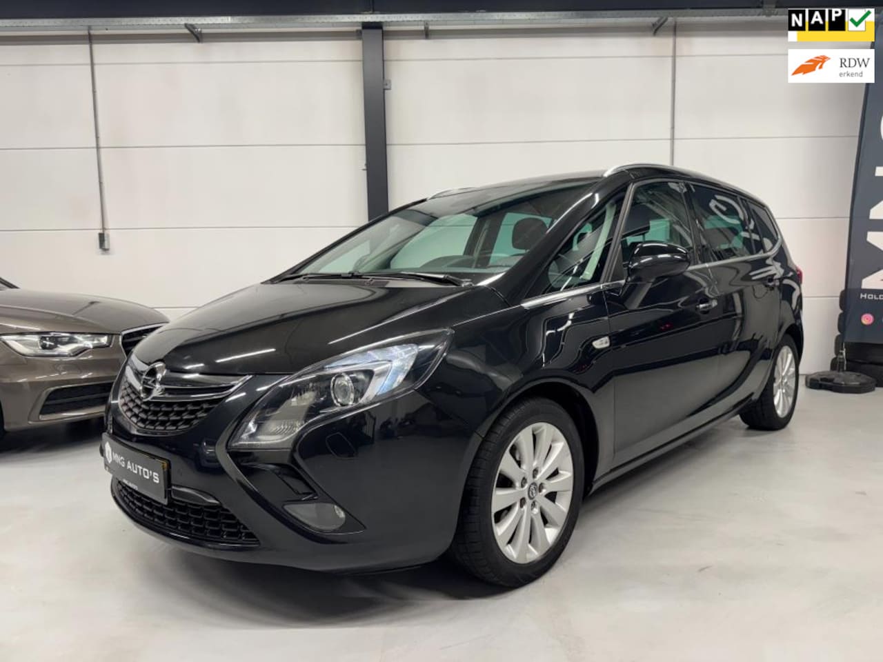 Opel Zafira Tourer - 1.4 Cosmo 7p.|SfeerVerl|Xenon|Navi|VOL!!| - AutoWereld.nl