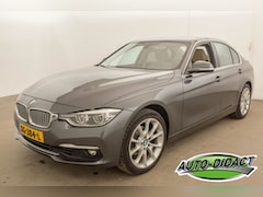 BMW 3-serie - 320i Automaat Luxury Edition