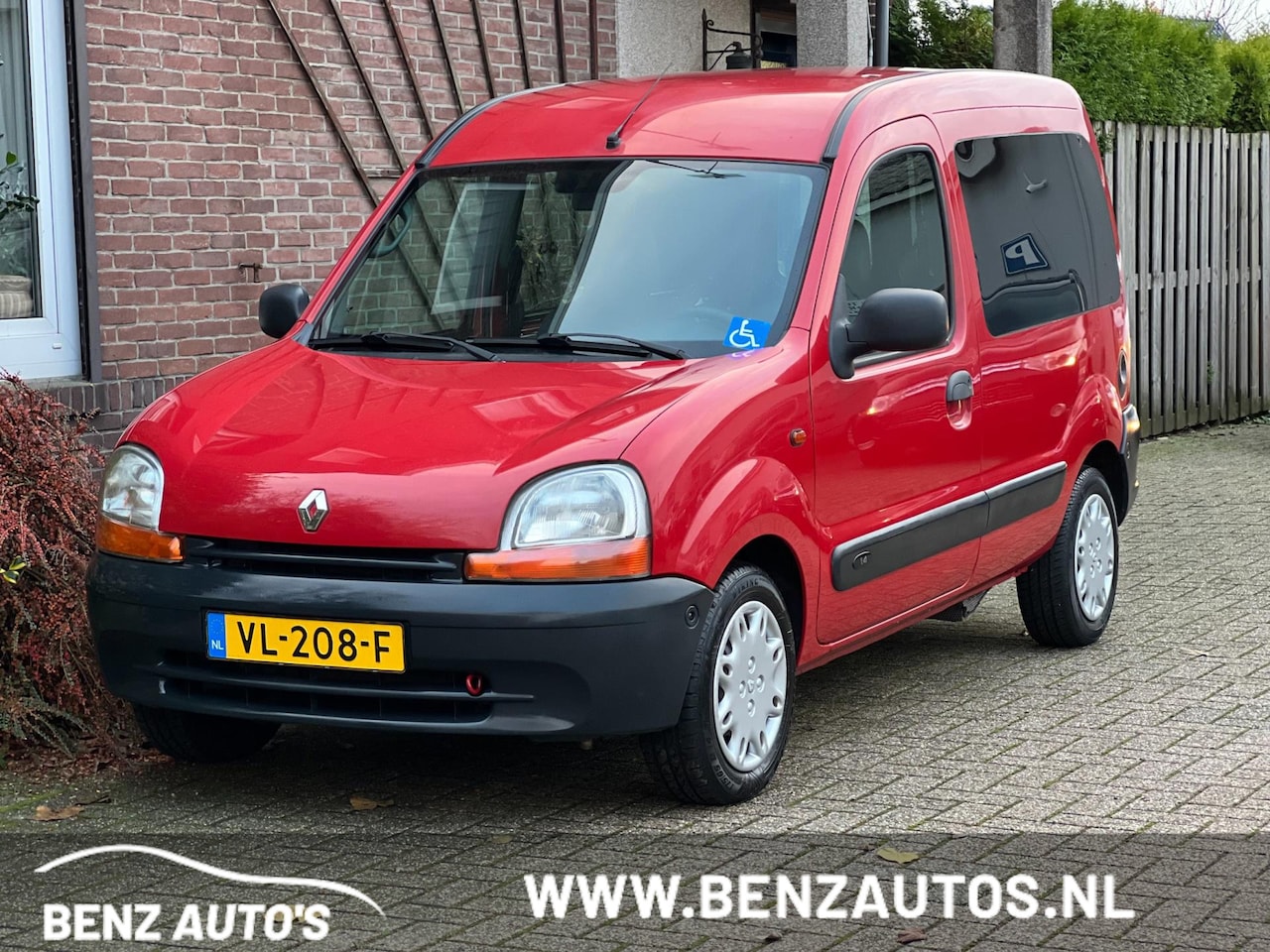 Renault Kangoo Express - 1.4 Grand Automaat/Rolstoel/Mindervalide/Knielsysteem - AutoWereld.nl