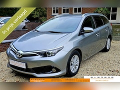 Toyota Auris Touring Sports - 1.8 Hybrid Energy Plus Afneembare Trekhaak Lederen bekleding Stoelverwarming