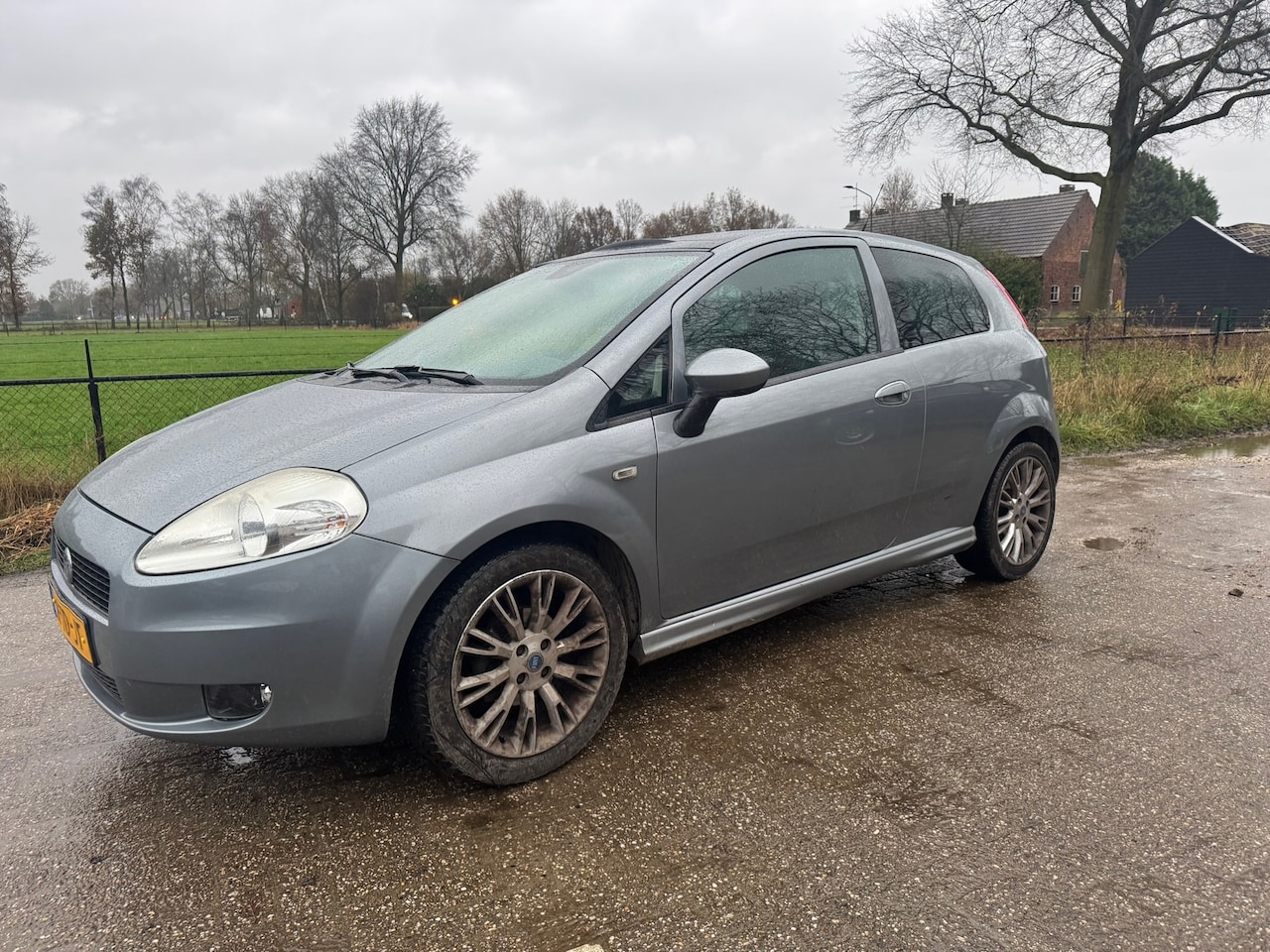 Fiat Grande Punto - 1.4-16V Sport 1.4-16V Sport, airco, NAP, APK, panoramadak, enz - AutoWereld.nl