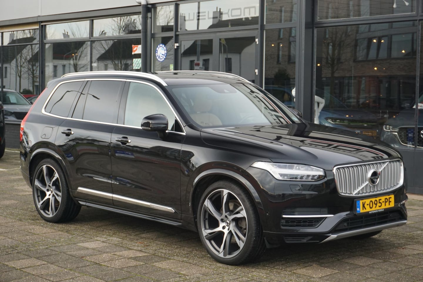 Volvo XC90 - 2.0 T8 Twin Engine AWD Inscription | B&W | PANO | trekhaak - AutoWereld.nl