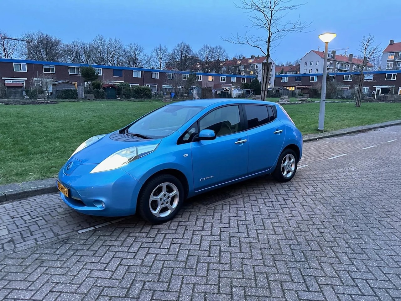 Nissan LEAF - Base 24 kWh 2000e Lightning Blue - AutoWereld.nl