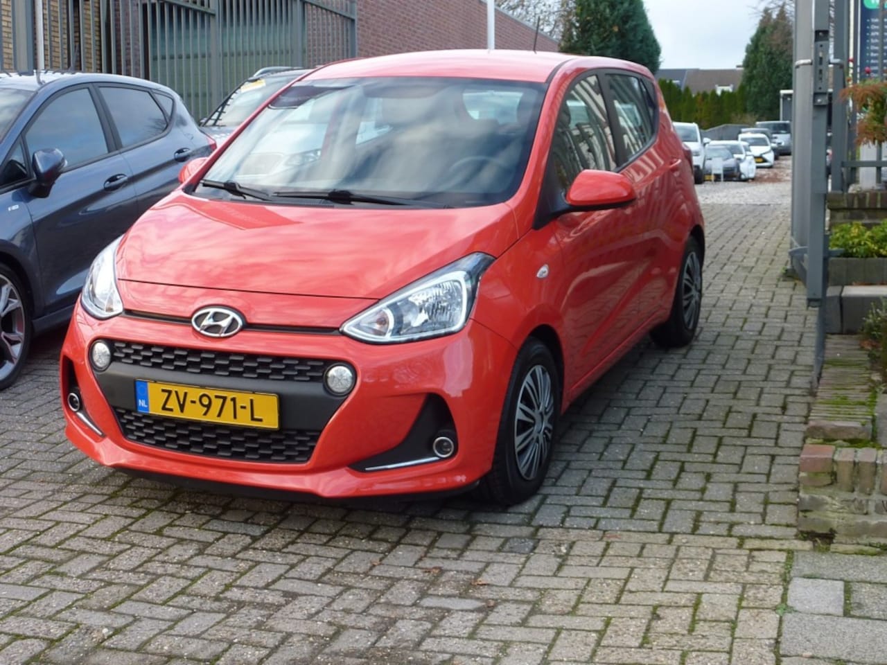 Hyundai i10 - 1.0I COMFORT / navigatie /pdc - AutoWereld.nl