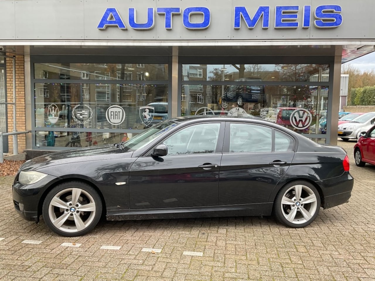 BMW 3-serie - 320i Business Line 320I BUSINESS LINE - AutoWereld.nl