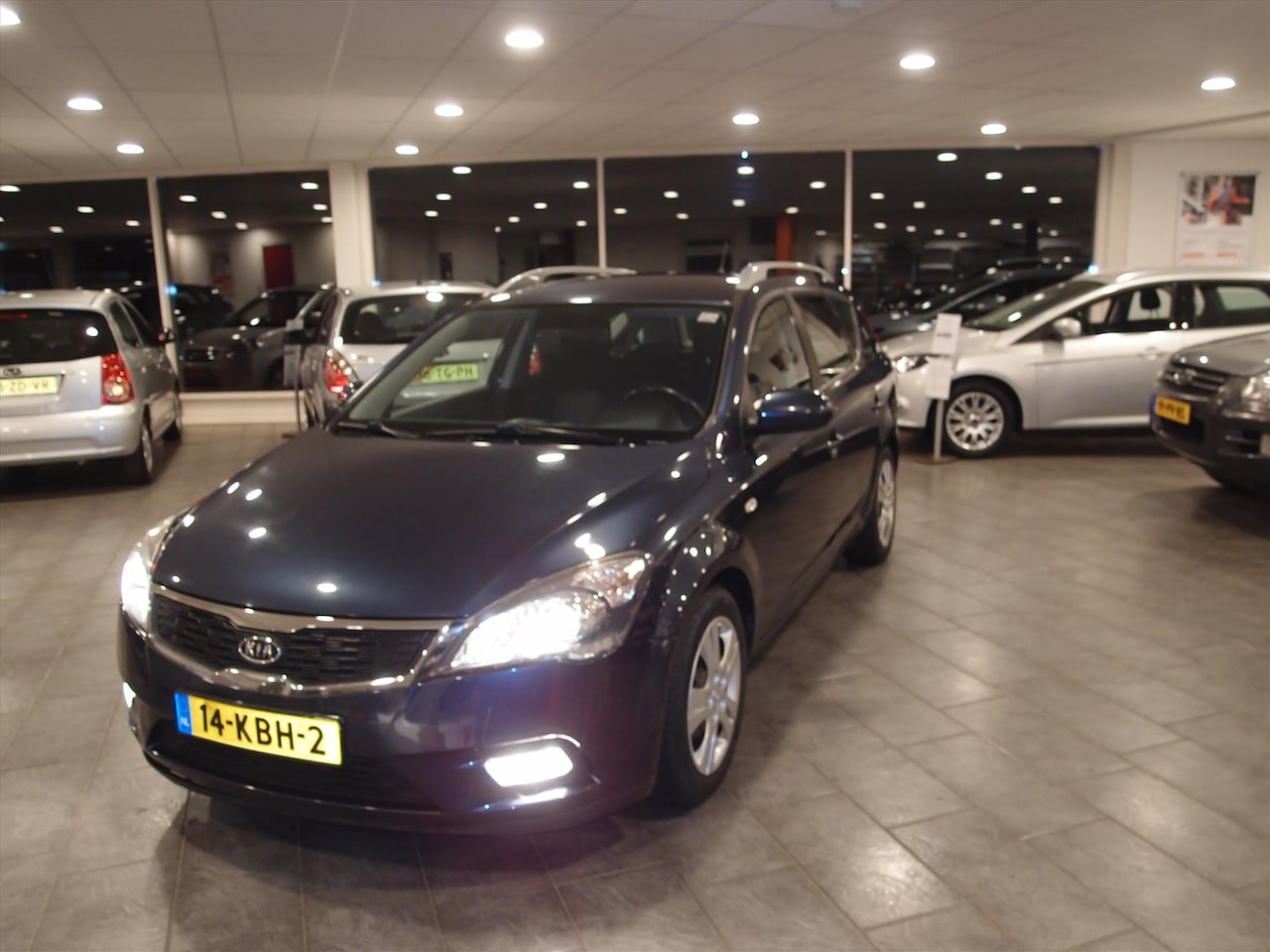 Kia Cee'd - Cee D 1.4 CVVT SW ISG X-ECUTIVE - AutoWereld.nl