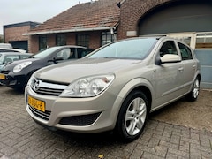 Opel Astra - 1.6 Business I AIRCO I CRUISE I NAVI