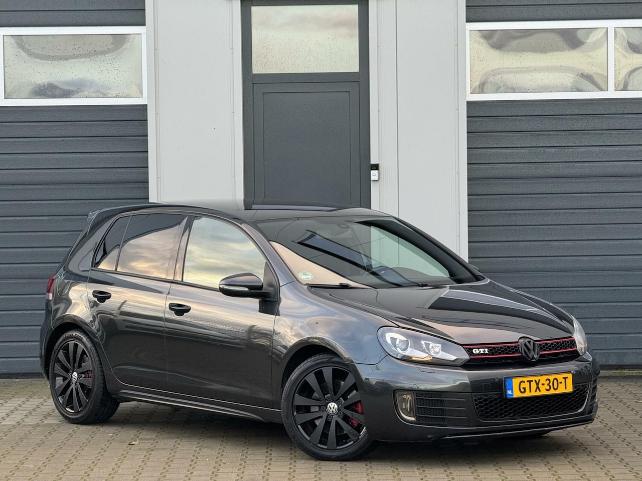 Volkswagen Golf - 2.0 GTI 211PK+ DSG / Led / Trekhaak / Keurig - AutoWereld.nl