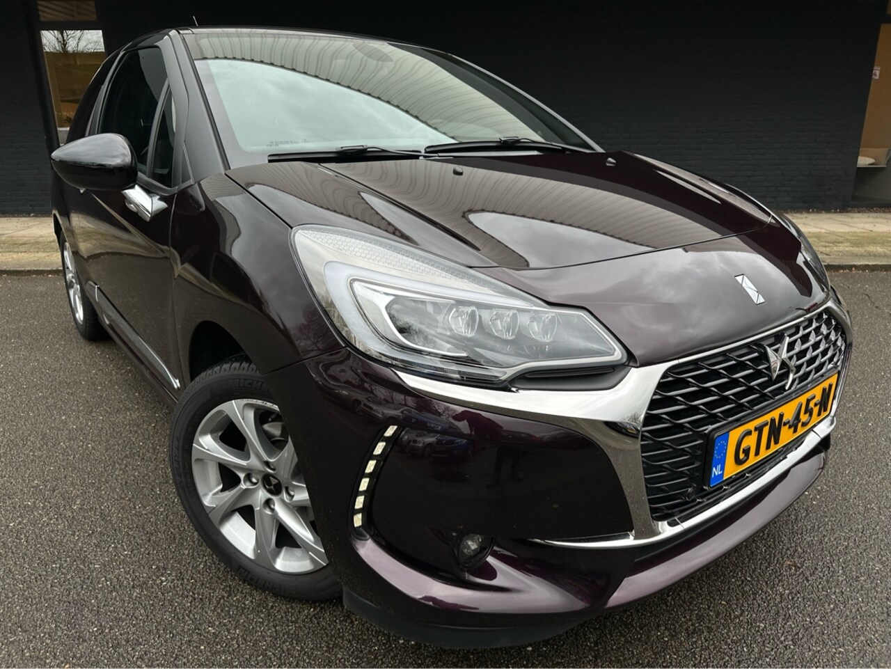 DS 3 - 1.2 PureTech So Chic // Automaat // - AutoWereld.nl