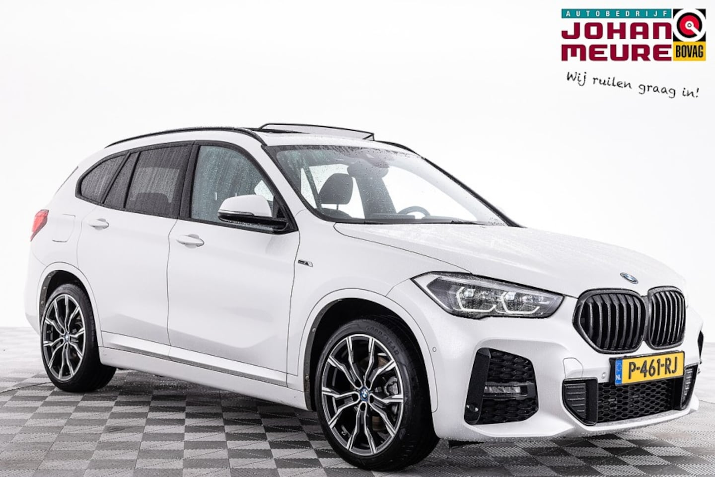 BMW X1 - xDrive25e High Executive M-Sport | PANORAMADAK | LEDER | Head-UP . - AutoWereld.nl