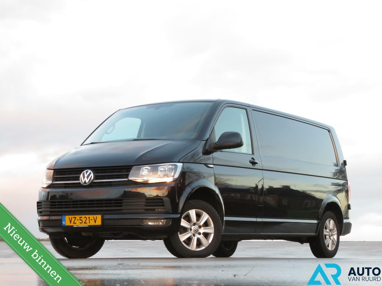 Volkswagen Transporter - 2.0 TDI L2H1 * Apk + beurt * Euro 6 - AutoWereld.nl