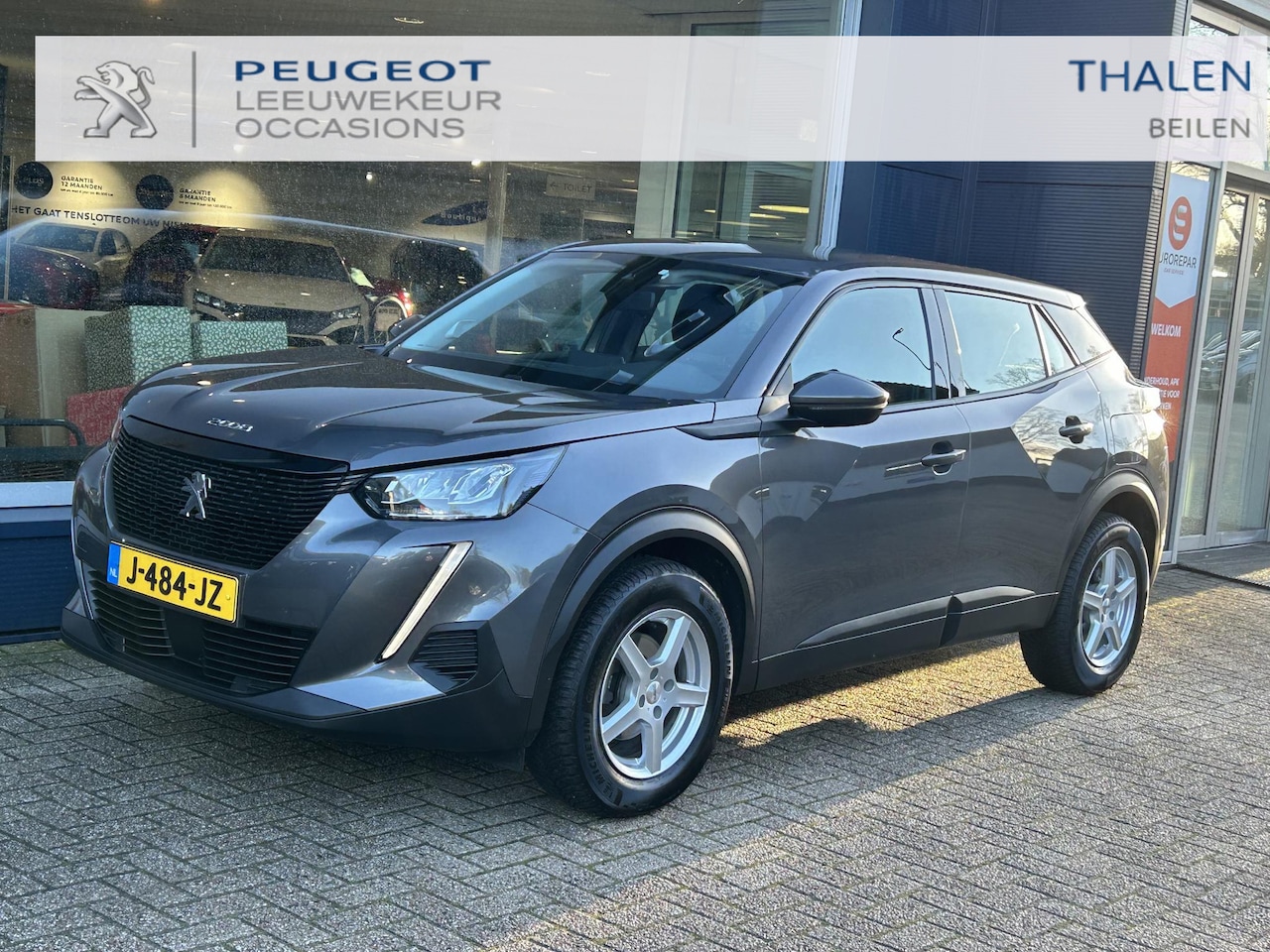 Peugeot 2008 - 1.2 Turbo 100PK Active | Navigatie | Parkeercamera | All Season banden | Lichtmetaal | 1e - AutoWereld.nl