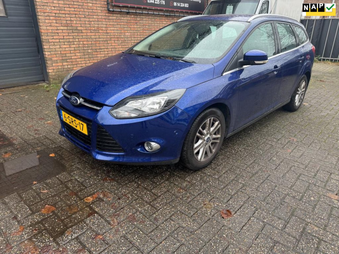 Ford Focus Wagon - 1.0 EcoBoost Edition Plus koppakking defect - AutoWereld.nl