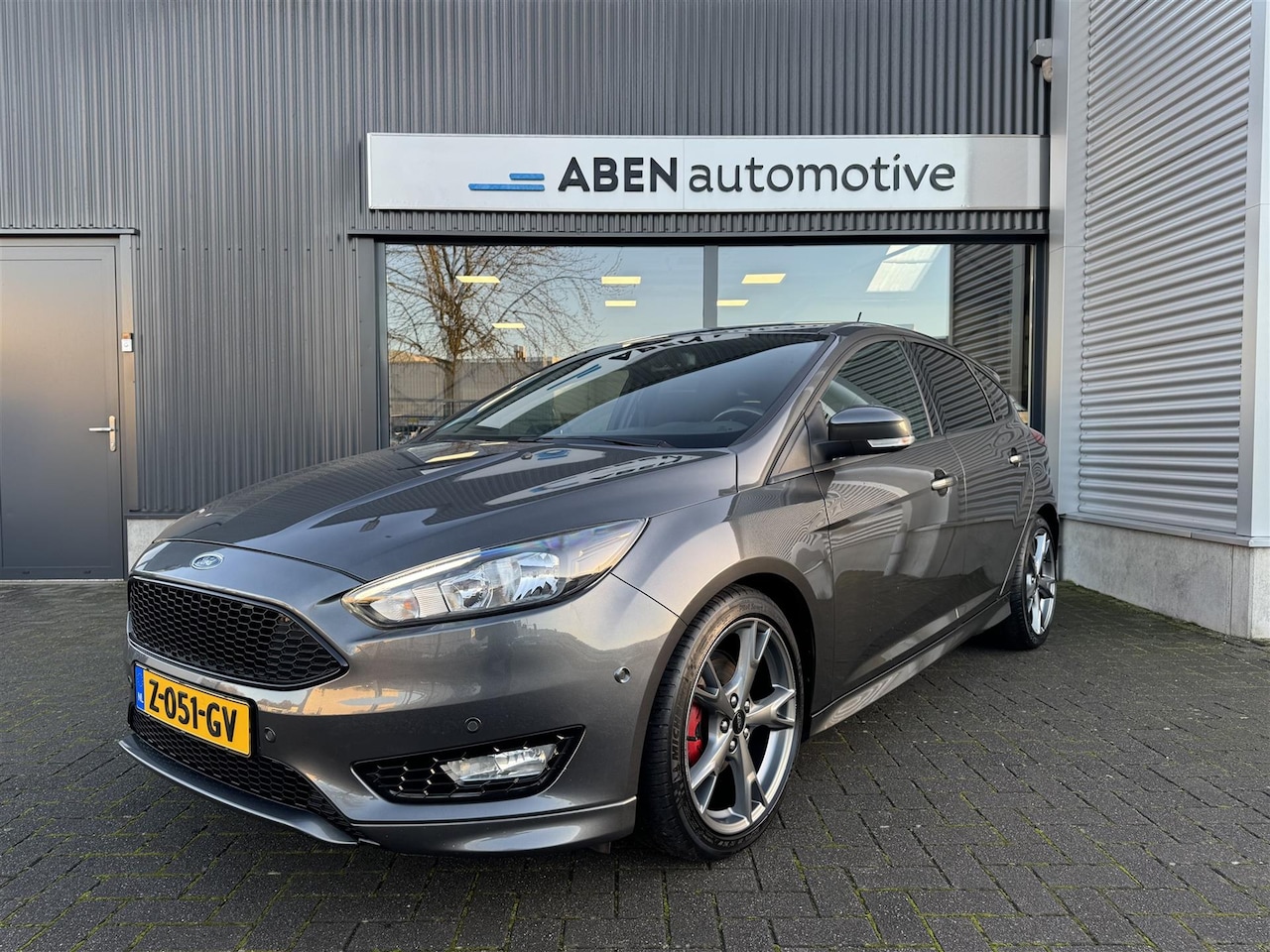 Ford Focus - 1.0 EcoBoost 125PK ST-Line automaat (18"|NAVI|WINTER PACK|ELEK. STOEL) - AutoWereld.nl