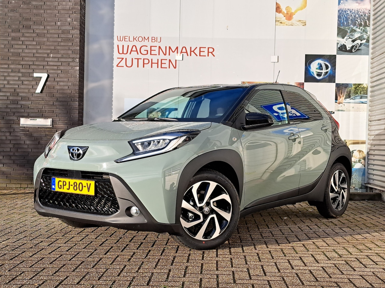 Toyota Aygo X - 1.0 VVT-i S-CVT Pulse Automaat | CRUISE CONTROL | ACHTERUITRIJCAMERA | AIRCO | - AutoWereld.nl