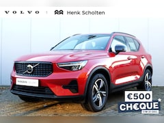 Volvo XC40 - B4 AUT7 197PK Plus Dark, Trekhaak, Verwarmbare Voorruit, Achteruitrijcamera, Parkeersensor