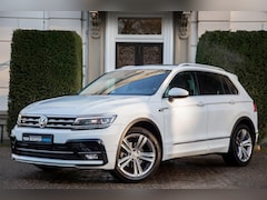 Volkswagen Tiguan - 1.5 TSI Highline Business R Pano | Trekhaak | Leder | 360 Cam