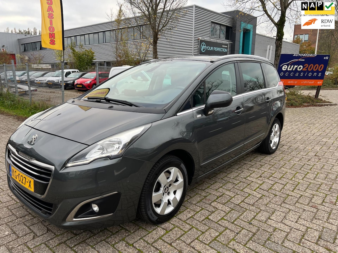 Peugeot 5008 - 1.2 PureTech Style 7p. - PANO - CAMERA - NETJES ! - AutoWereld.nl