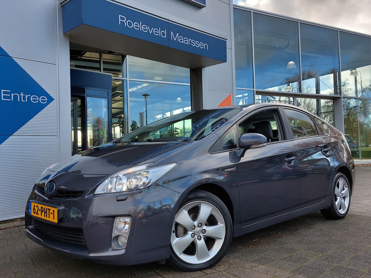 Toyota Prius - 1.8 Hybrid Automaat Executive | Navi | Leder+Verwarmd | Bi-Xenon | Clima | Cruise | Head-U - AutoWereld.nl