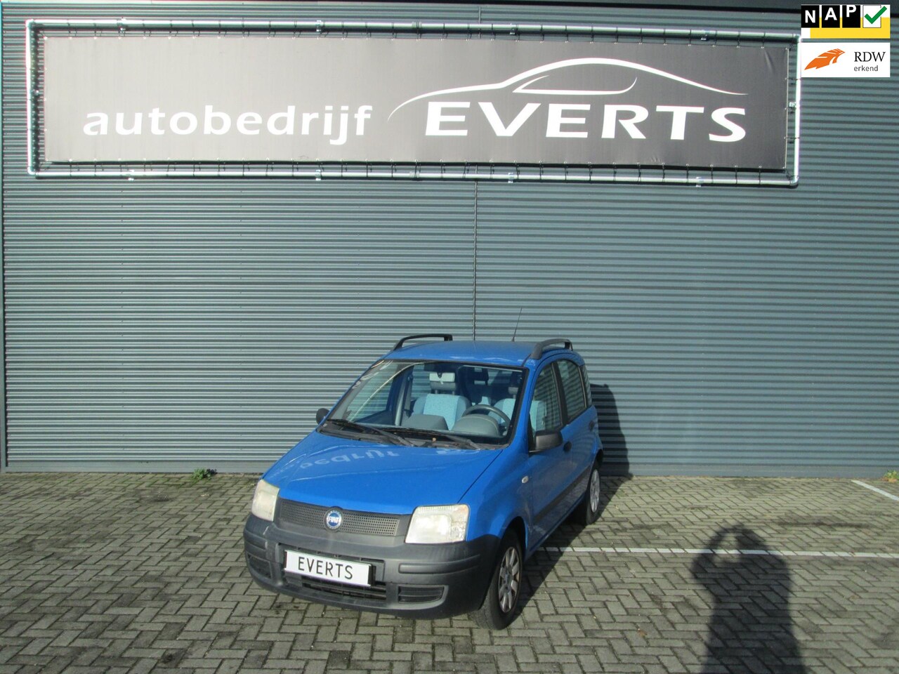 Fiat Panda - 1.1 Active Apk 11-01-2026 goed rijdend prima voor beginner heeft wat schade zie foto's sch - AutoWereld.nl