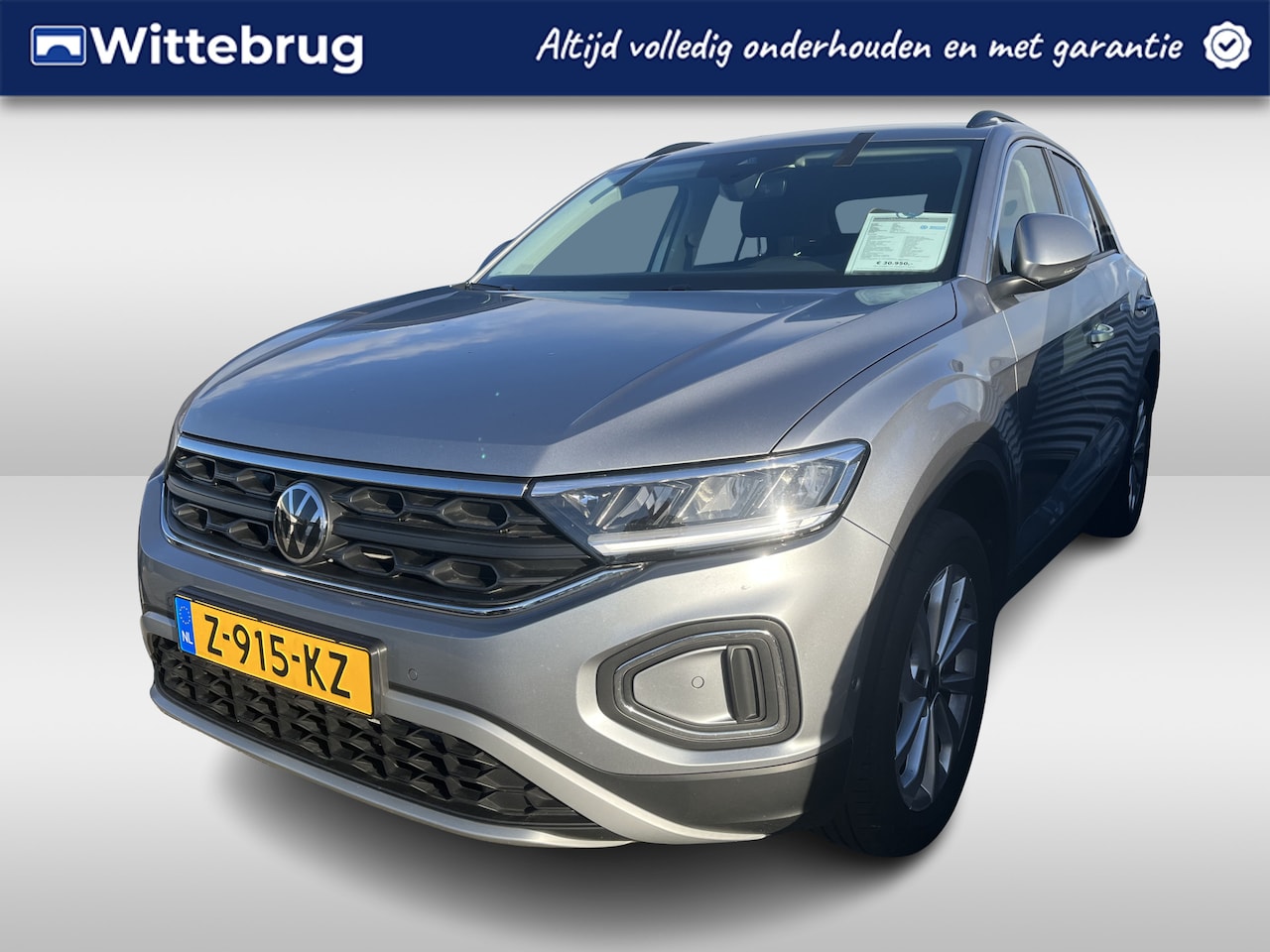 Volkswagen T-Roc - 1.0 TSI Life Edition Camera / Navigatie / Extra getint glas / Keyless / 17"LM Velgen / Par - AutoWereld.nl