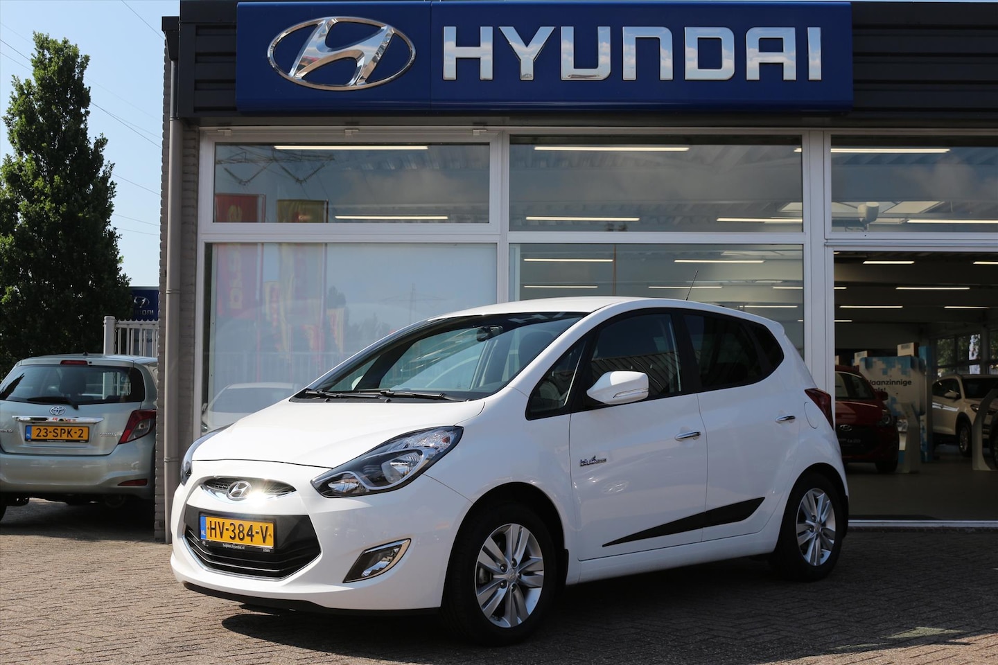 Hyundai ix20 - 1.4i blue 90pk Go! + Trekhaak en Rijklaar - AutoWereld.nl